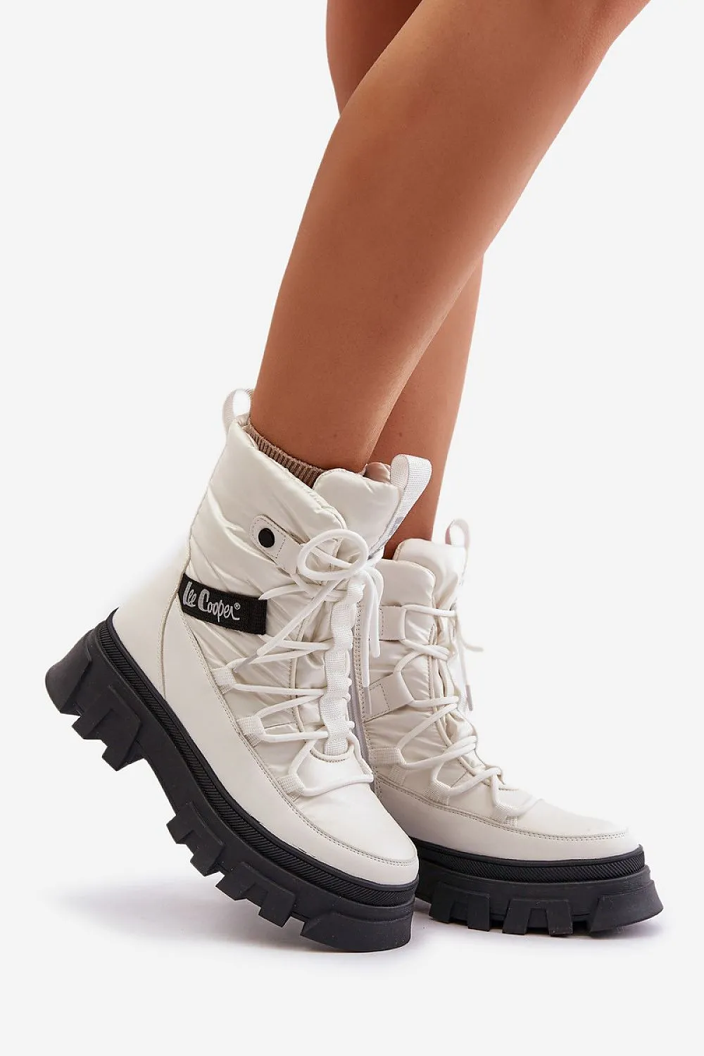 Snow boots