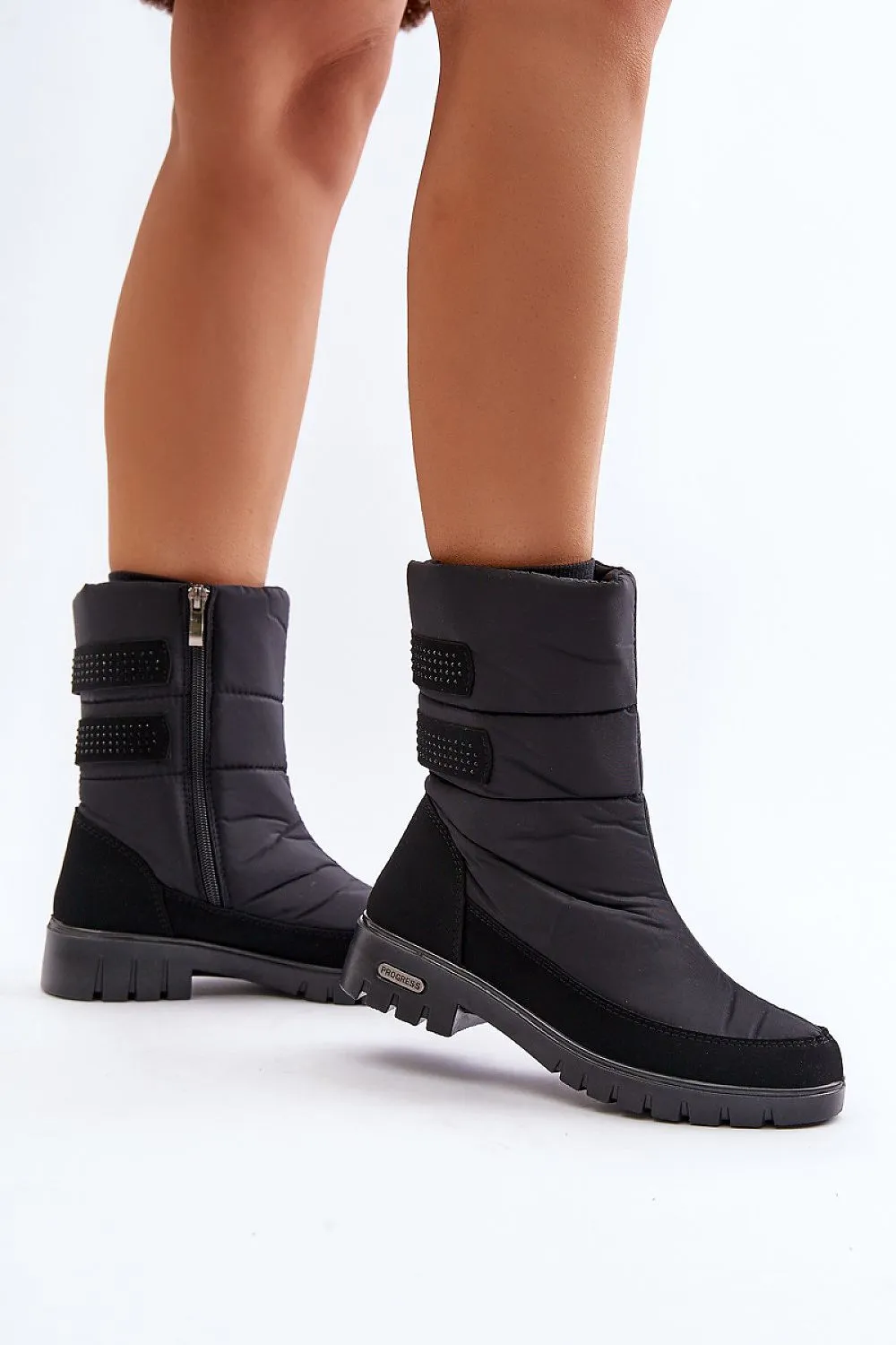 Snow boots