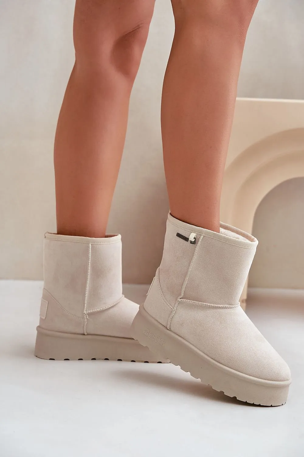 Snow boots