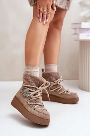 Snow boots