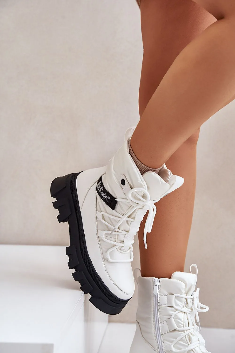 Snow boots