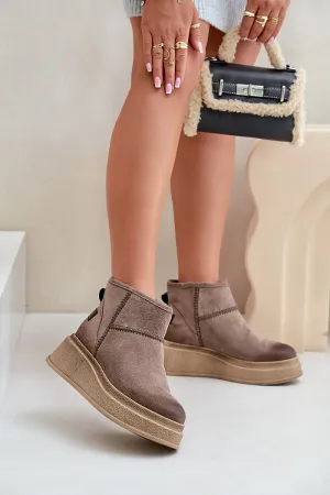 Snow boots