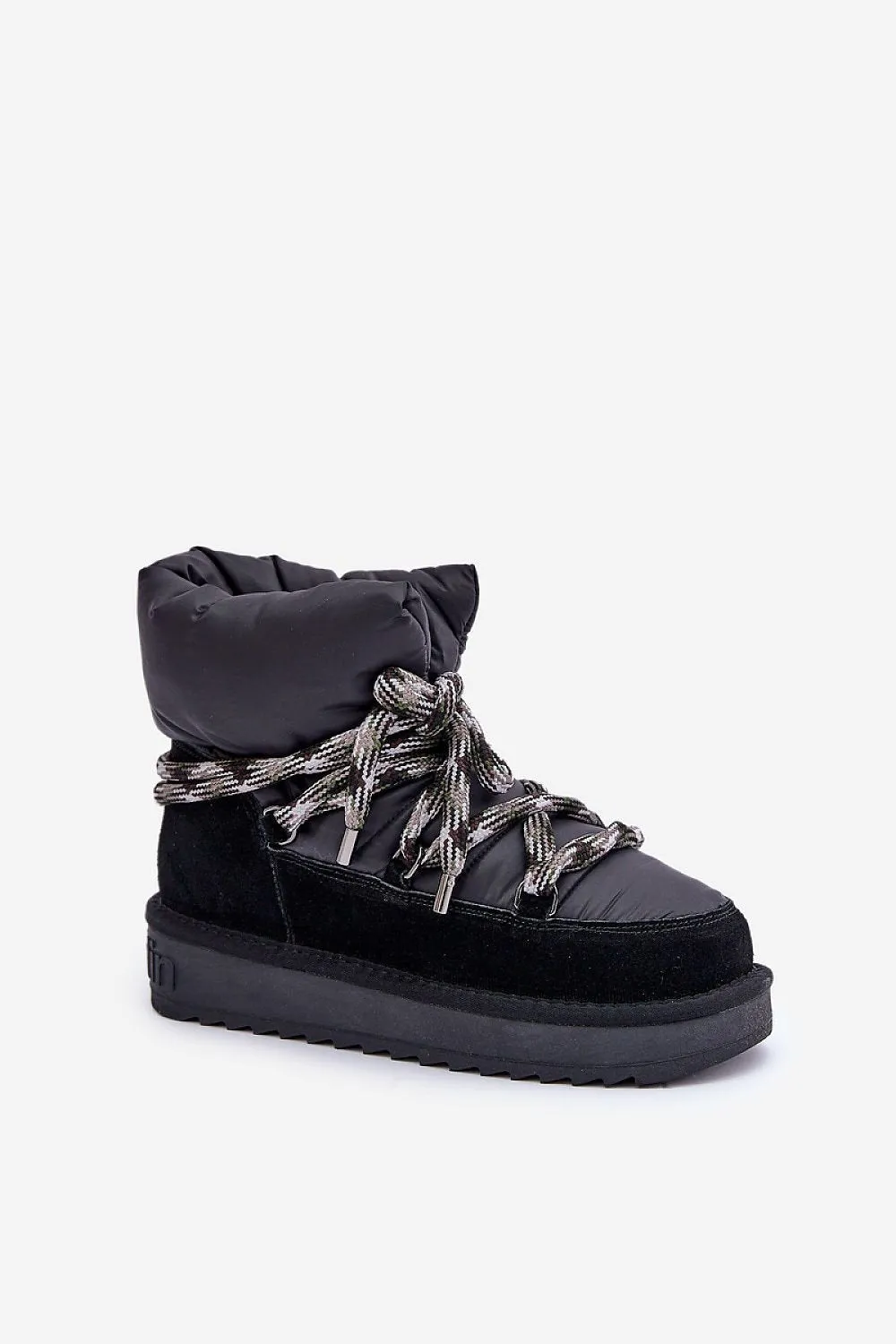 Snow boots
