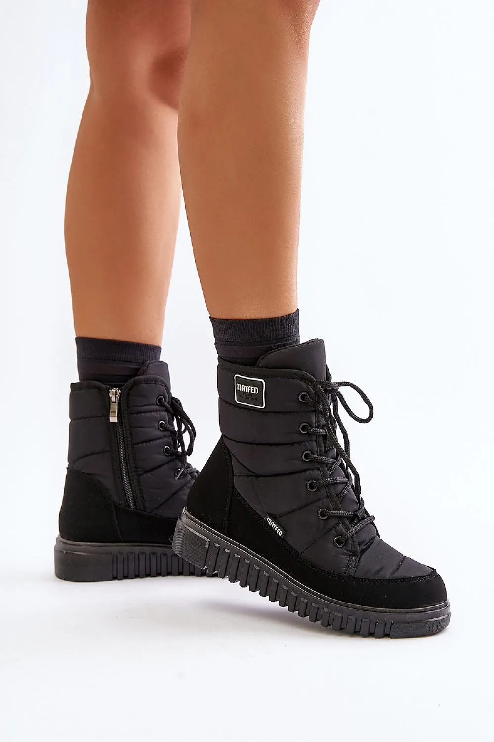 Snow boots