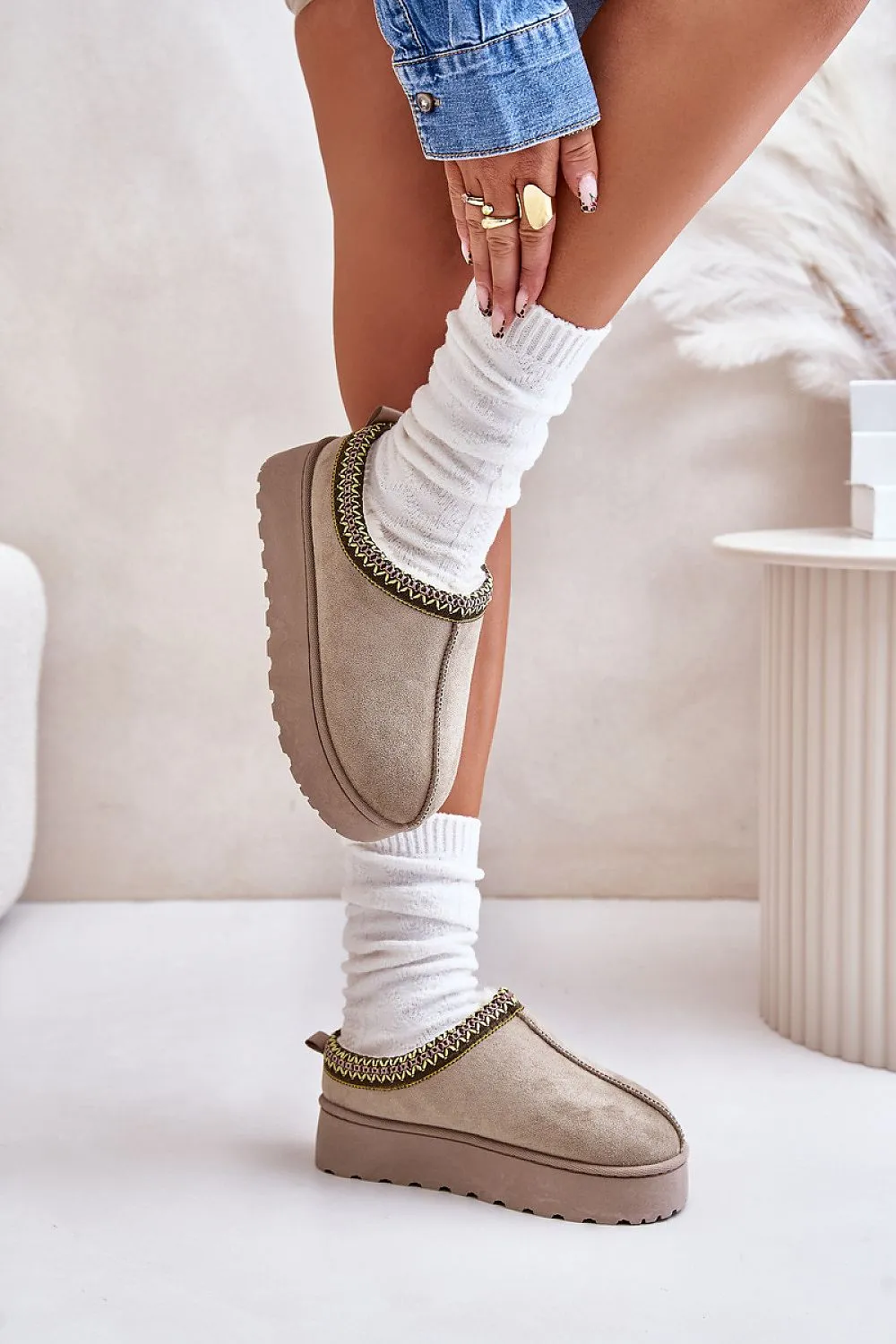 Snow boots