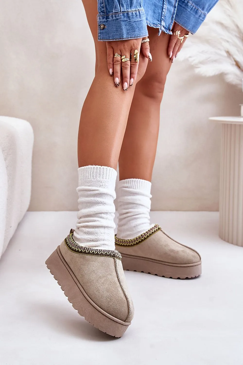 Snow boots