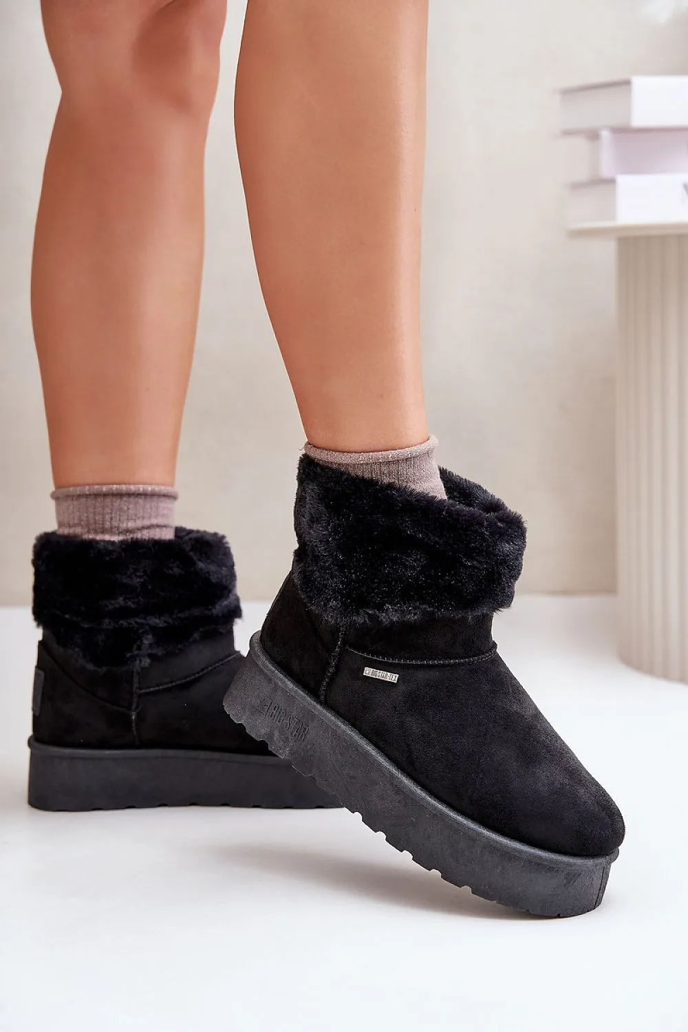 Snow boots