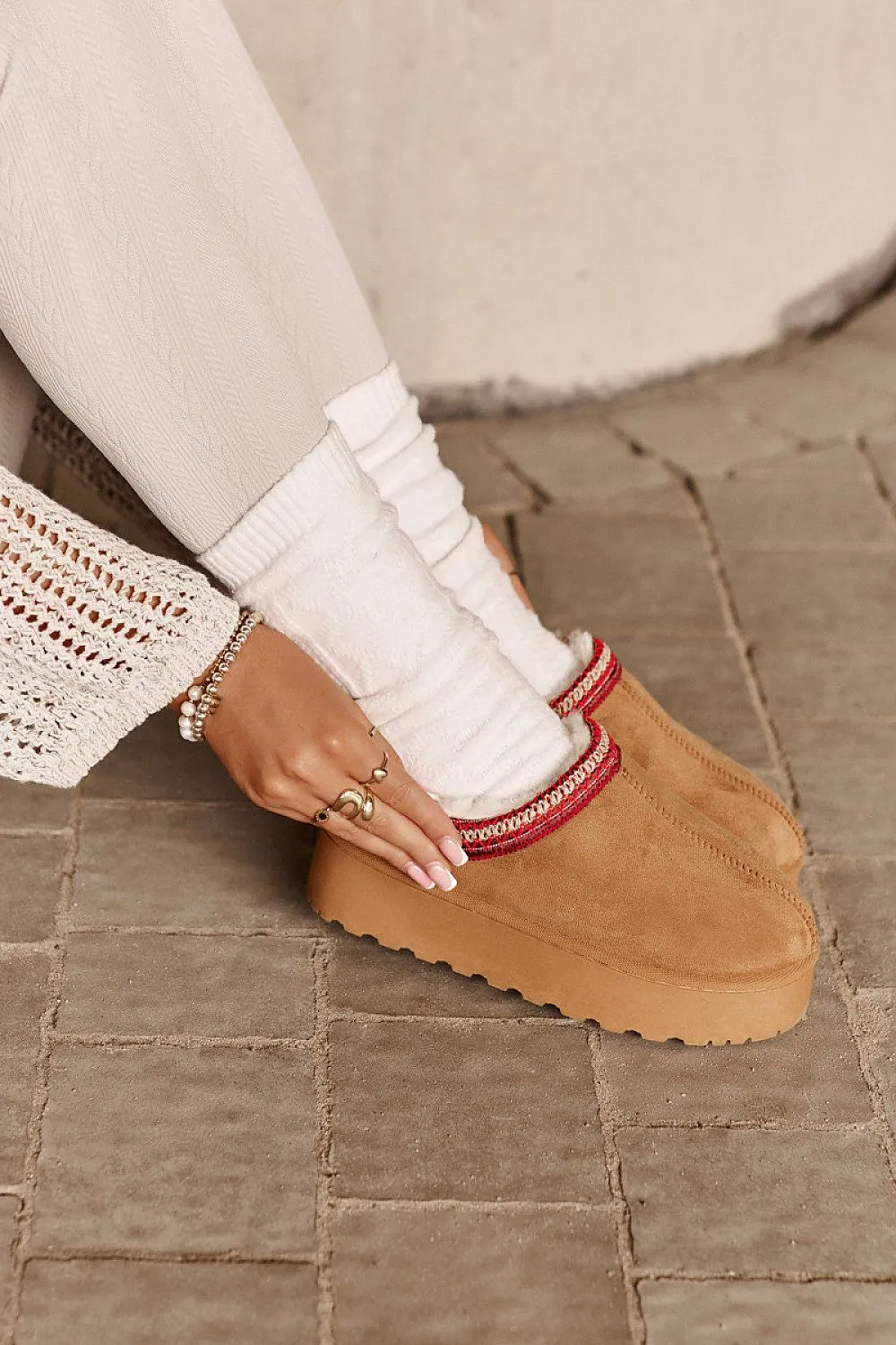 Snow boots