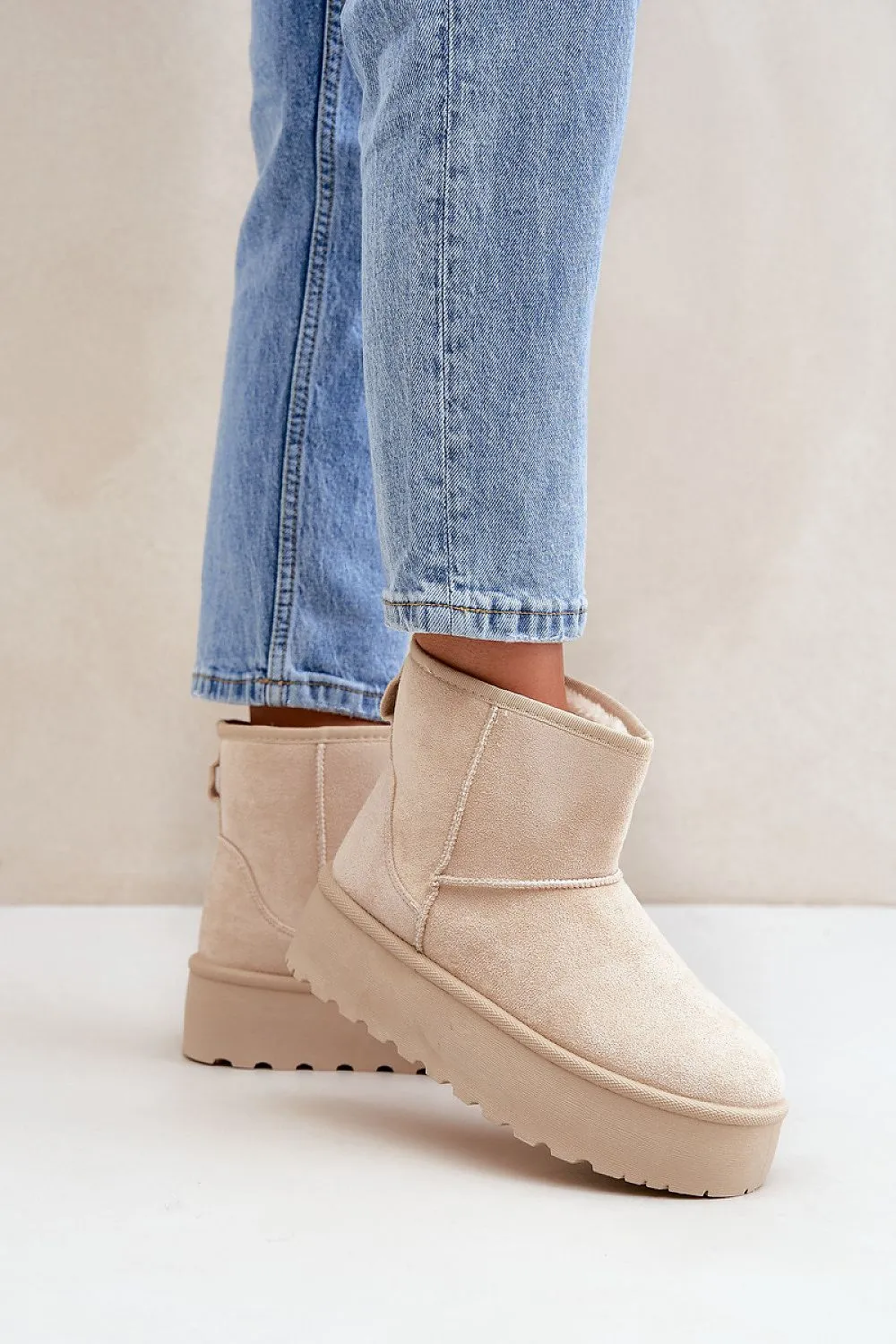 Snow boots