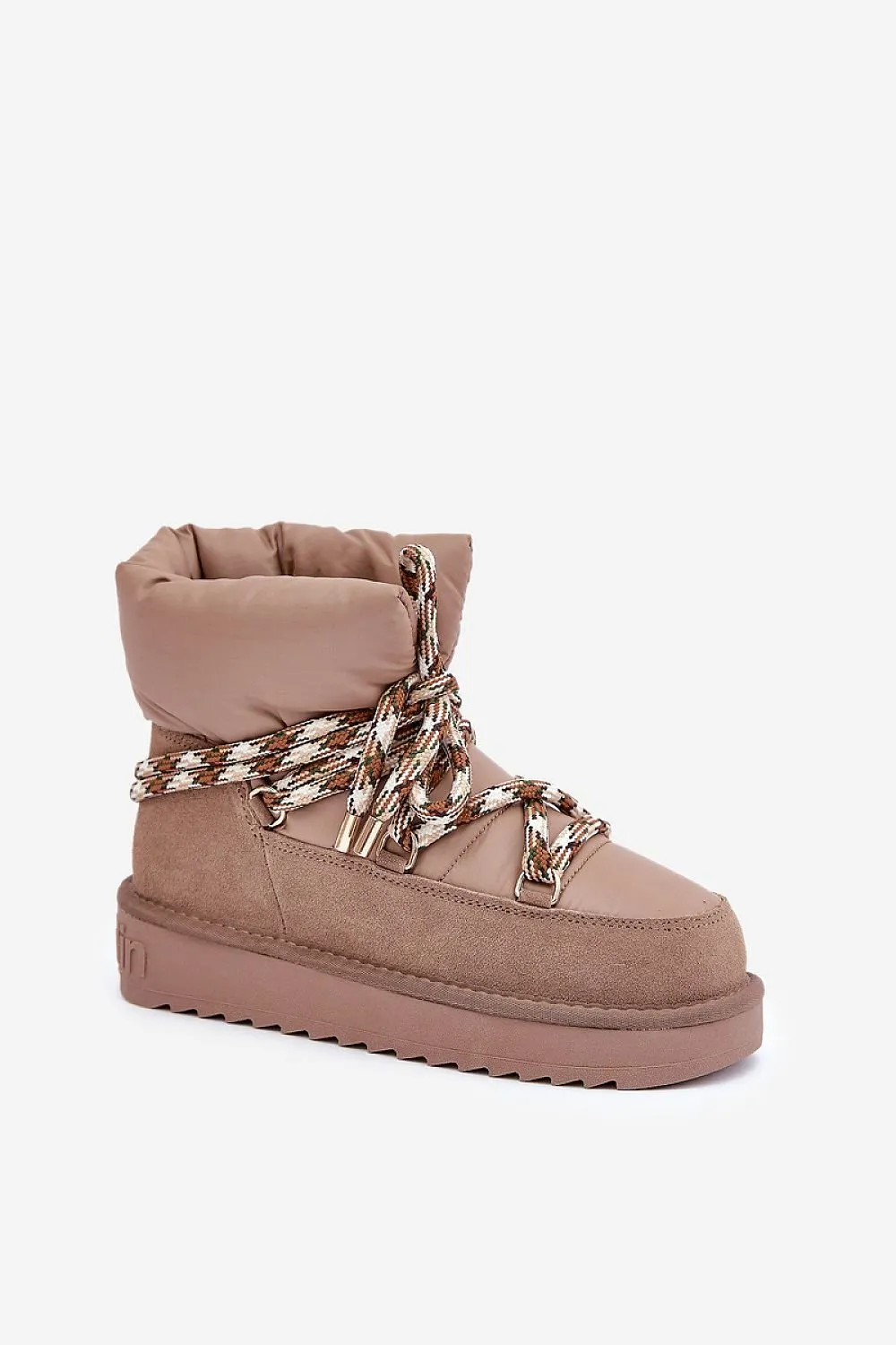 Snow boots