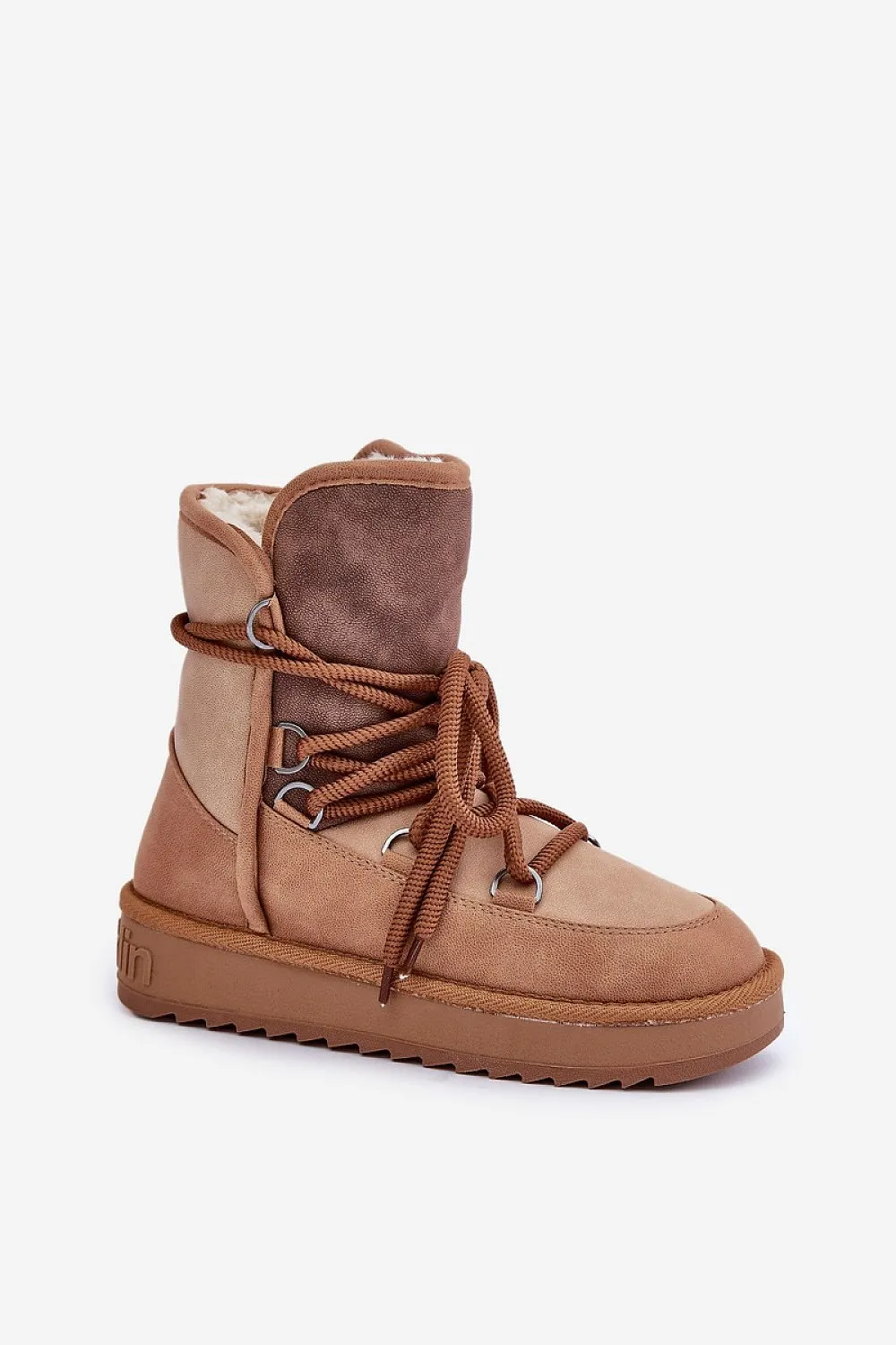 Snow boots
