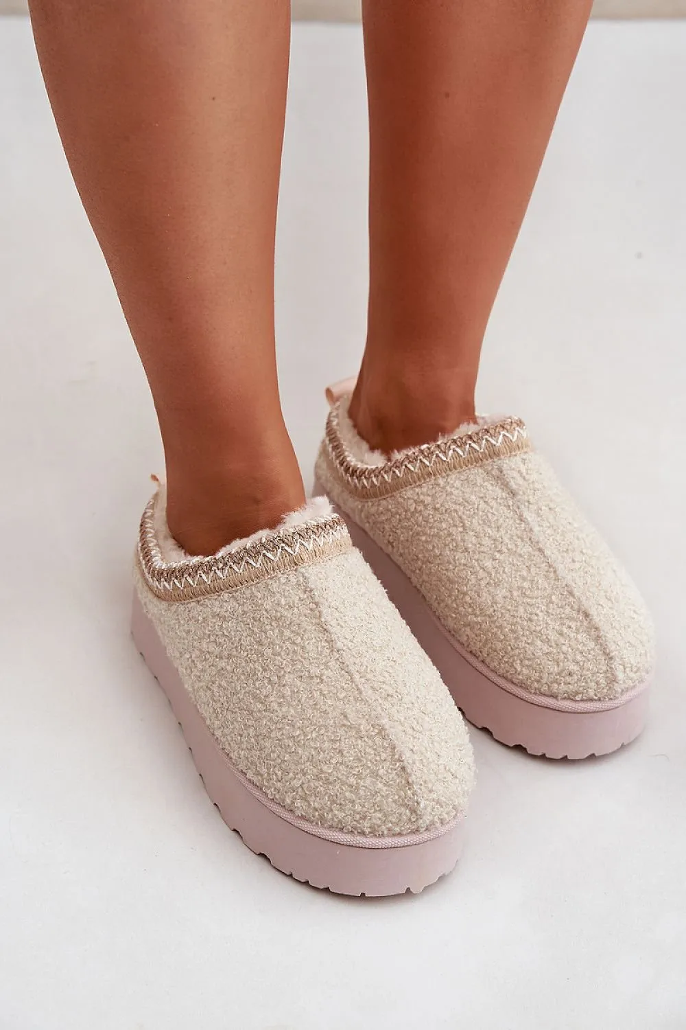 Snow boots