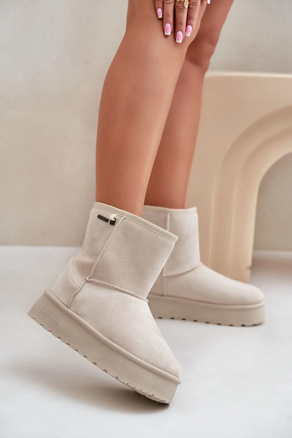 Snow boots