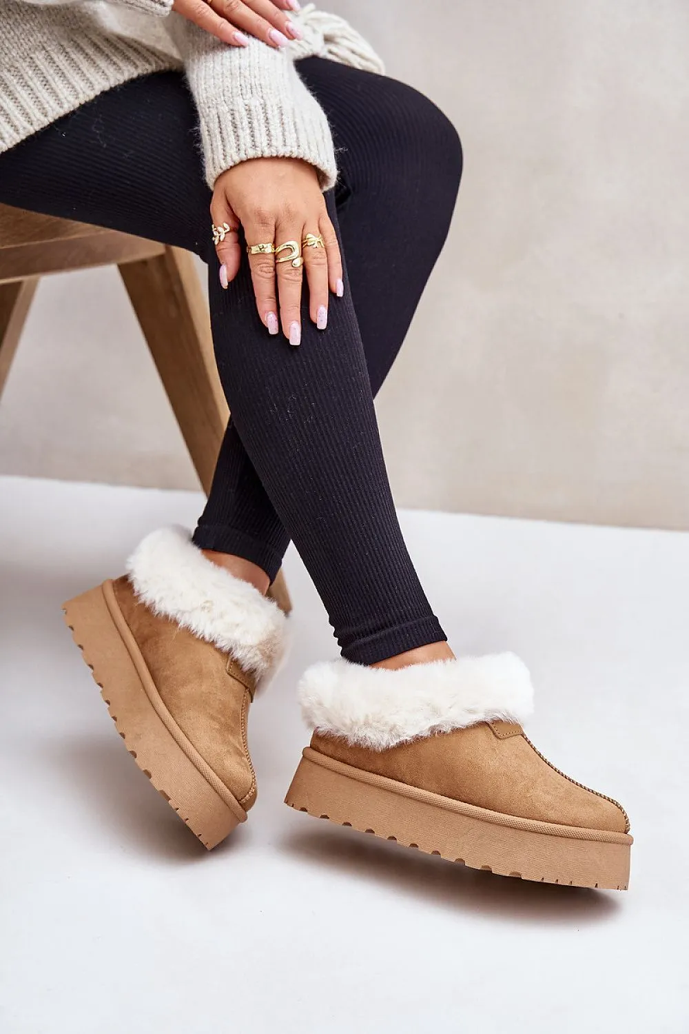Snow boots